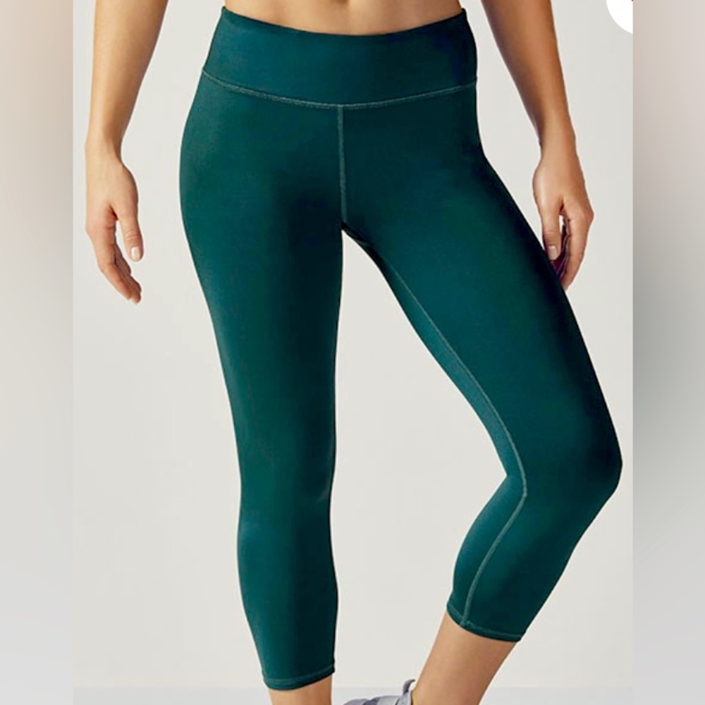 Fabletics Salar Capri - image 2